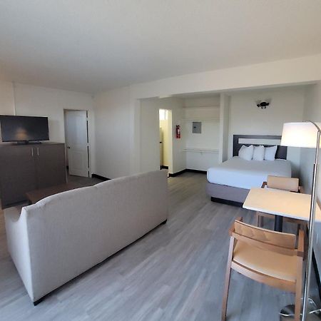 Mc Pacific Inn & Suites 托伦斯 外观 照片
