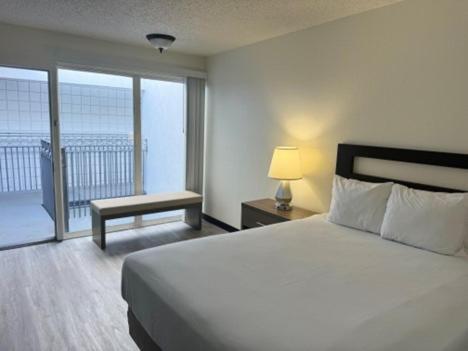 Mc Pacific Inn & Suites 托伦斯 外观 照片